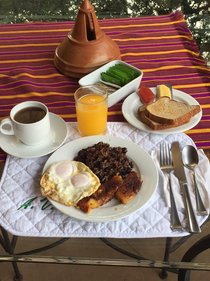 Airport Rio Segundo Studio Bed and Breakfast Alajuela Esterno foto